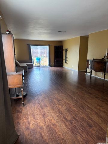 4945 Champlain, San Antonio, TX 78217
