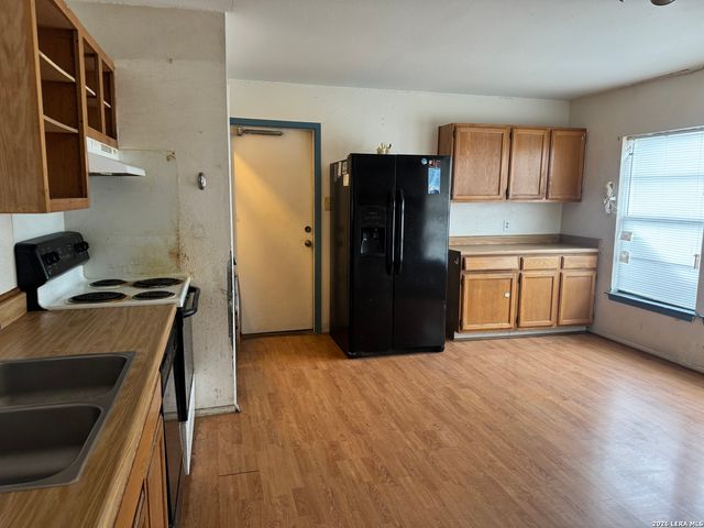 4945 Champlain, San Antonio, TX 78217