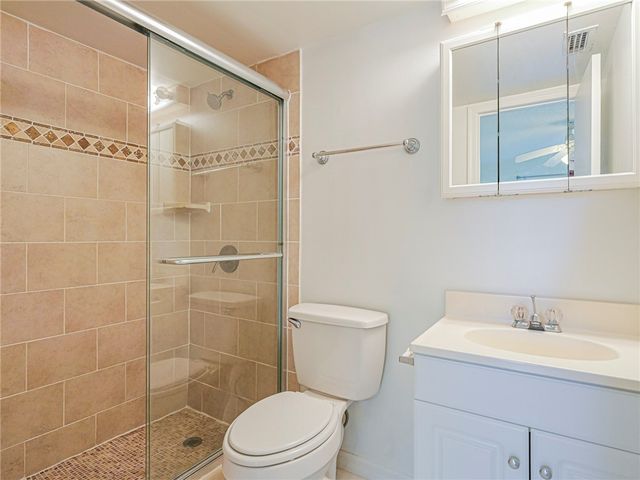 1901 Indian River Boulevard 102B, Vero Beach, FL 32960