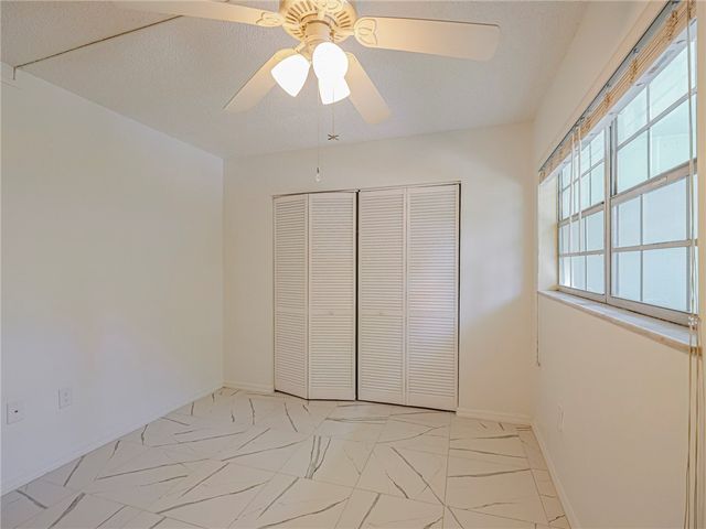 1901 Indian River Boulevard 102B, Vero Beach, FL 32960