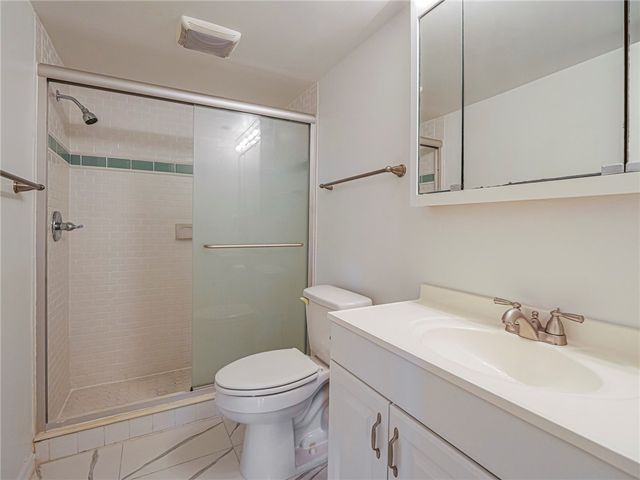 1901 Indian River Boulevard 102B, Vero Beach, FL 32960