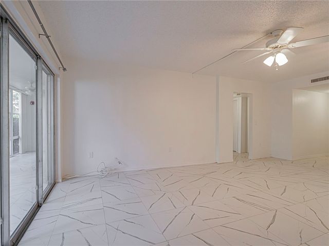 1901 Indian River Boulevard 102B, Vero Beach, FL 32960