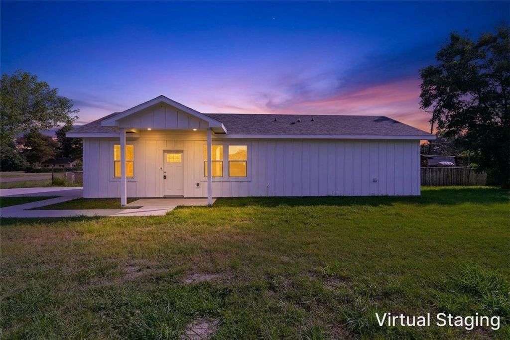 219 S 10th St, Aransas Pass, TX 78336 — photo 2