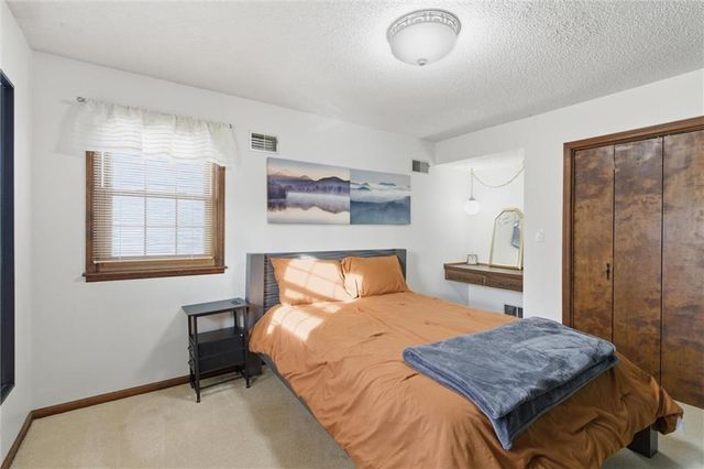 8828 Laurel Avenue, Kansas City, MO 64138