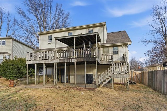 8828 Laurel Avenue, Kansas City, MO 64138