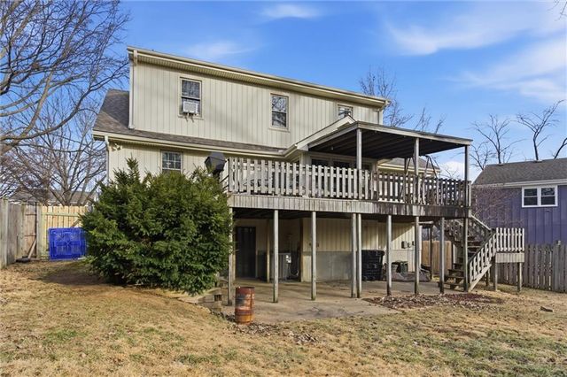 8828 Laurel Avenue, Kansas City, MO 64138