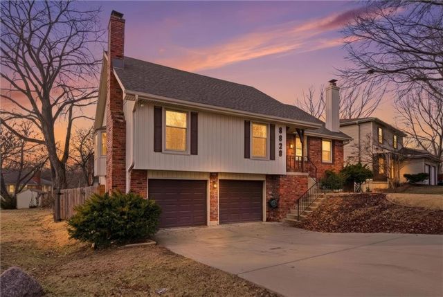 8828 Laurel Avenue, Kansas City, MO 64138