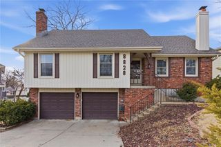 8828 Laurel Avenue, Kansas City, MO 64138