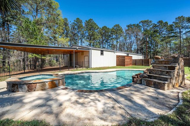 3481 N Loop 343, Rusk, TX 75785