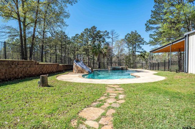 3481 N Loop 343, Rusk, TX 75785