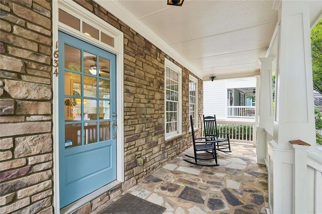 1634 Gilstrap Lane NW, Atlanta, GA 30318