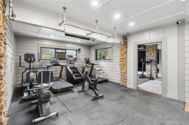 1634 Gilstrap Lane NW, Atlanta, GA 30318