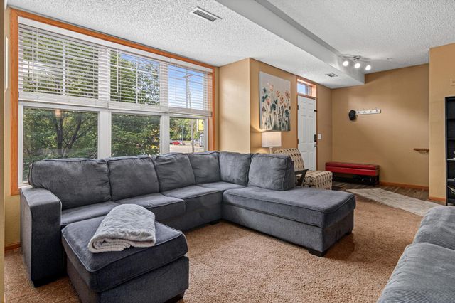 1776 Maryland Avenue E 105, Saint Paul, MN 55106