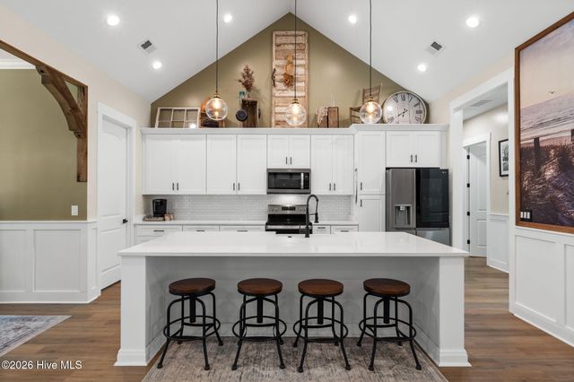 1220 N Middleton Drive NW, Calabash, NC 28467
