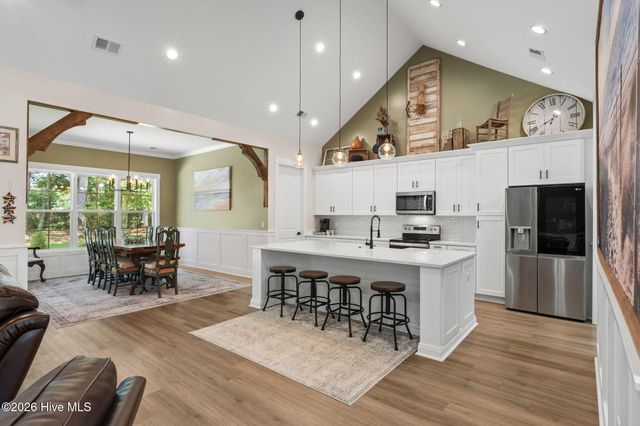 1220 N Middleton Drive NW, Calabash, NC 28467