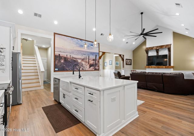 1220 N Middleton Drive NW, Calabash, NC 28467