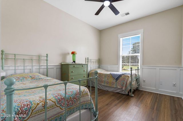 1220 N Middleton Drive NW, Calabash, NC 28467