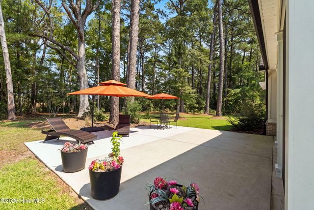 1220 N Middleton Drive NW, Calabash, NC 28467