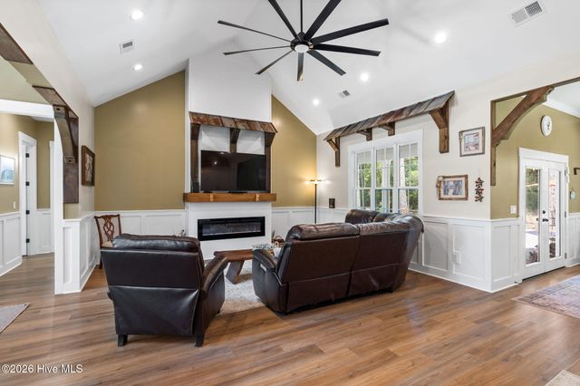1220 N Middleton Drive NW, Calabash, NC 28467