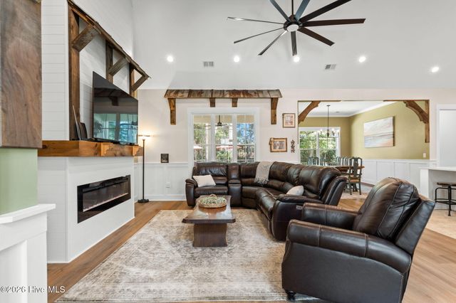 1220 N Middleton Drive NW, Calabash, NC 28467