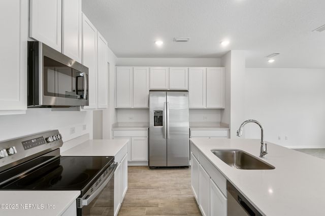 6024 ORACLE Court, Jacksonville, FL 32205