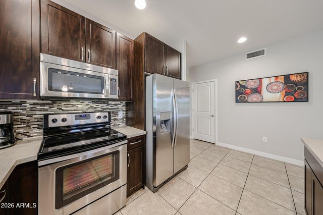 5450 E DEER VALLEY Drive 3172, Phoenix, AZ 85054