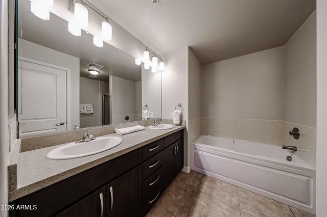 5450 E DEER VALLEY Drive 3172, Phoenix, AZ 85054