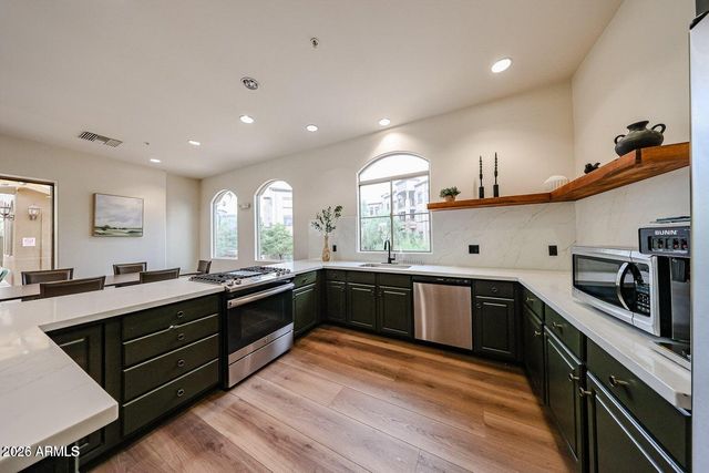 5450 E DEER VALLEY Drive 3172, Phoenix, AZ 85054