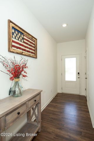 10405 Cedar Mdws Ct, Louisville, KY 40229