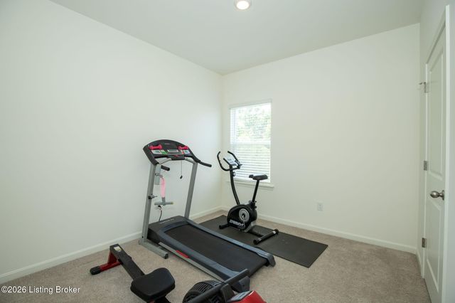 10405 Cedar Mdws Ct, Louisville, KY 40229