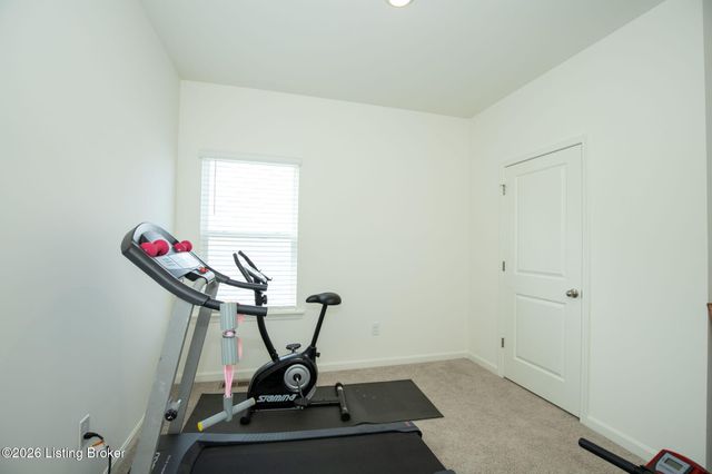 10405 Cedar Mdws Ct, Louisville, KY 40229