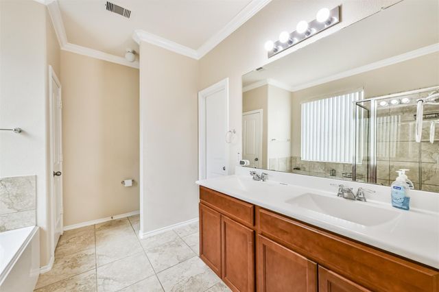 3041 Heather Grove Lane, Dickinson, TX 77539
