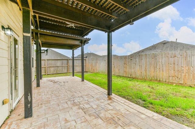 3041 Heather Grove Lane, Dickinson, TX 77539