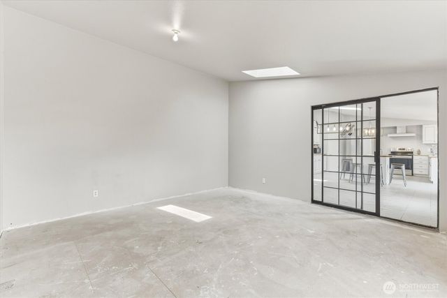 2427 Hickory Avenue, Longview, WA 98632