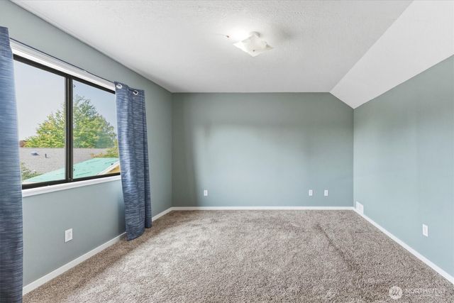 2427 Hickory Avenue, Longview, WA 98632