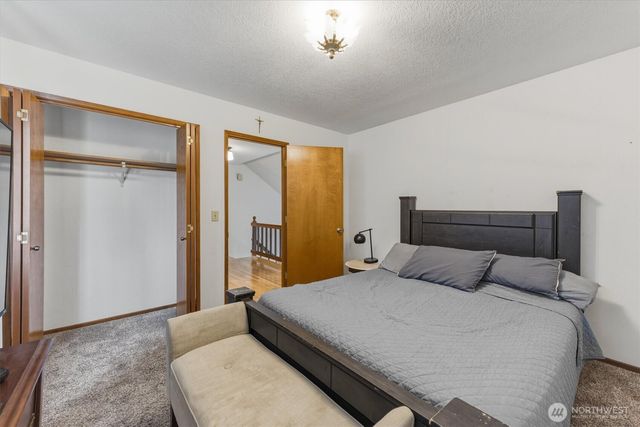 2427 Hickory Avenue, Longview, WA 98632