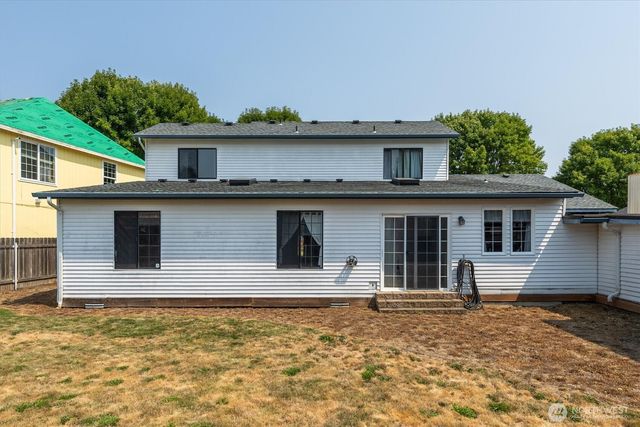 2427 Hickory Avenue, Longview, WA 98632