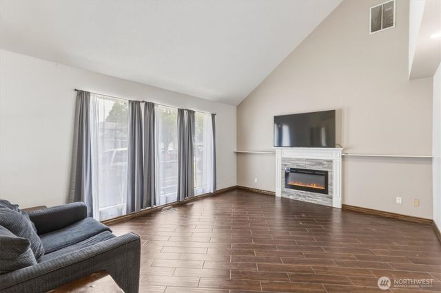 2427 Hickory Avenue, Longview, WA 98632