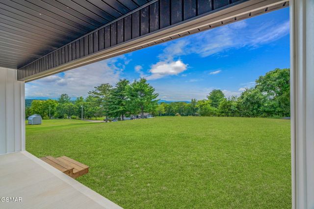 3735 Hardwood Road, Kodak, TN 37764