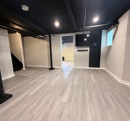 6738 N Rockwell Street G, Chicago, IL 60645