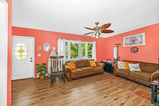 9 Van Cedar Street, Brentwood, NY 11717