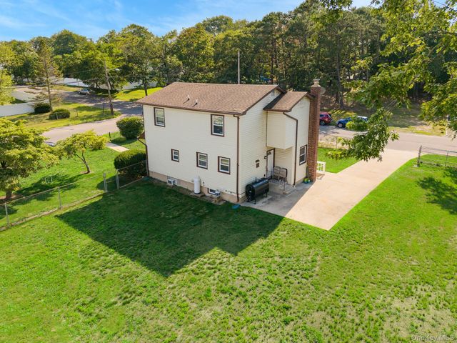 9 Van Cedar Street, Brentwood, NY 11717