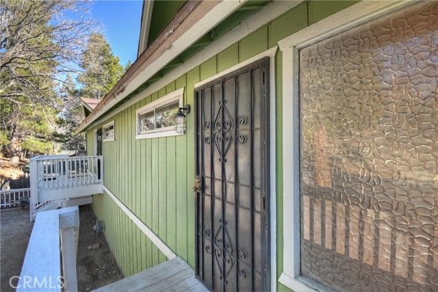 32142 Hunsaker Way, Running Springs, CA 92382