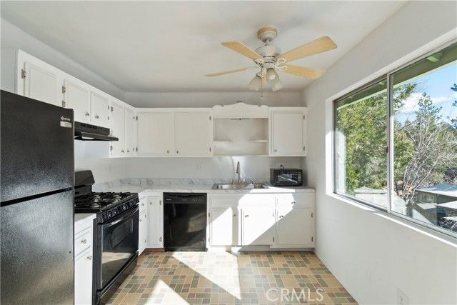 32142 Hunsaker Way, Running Springs, CA 92382