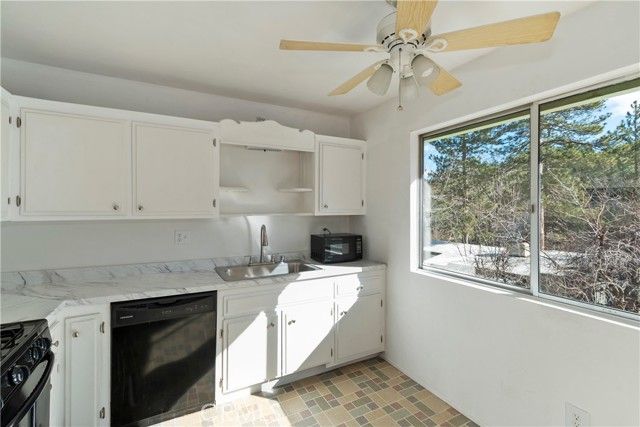 32142 Hunsaker Way, Running Springs, CA 92382