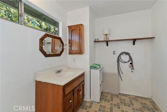 32142 Hunsaker Way, Running Springs, CA 92382