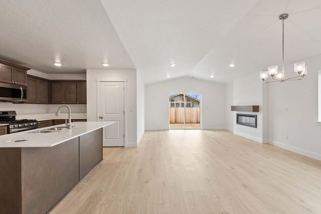 4136 SW Pumice Avenue 74, Redmond, OR 97756