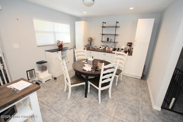 8205 93rd Avenue, Vero Beach, FL 32967