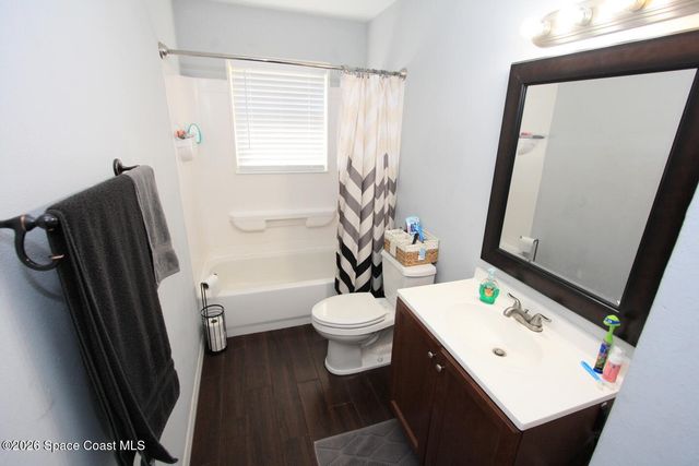 8205 93rd Avenue, Vero Beach, FL 32967