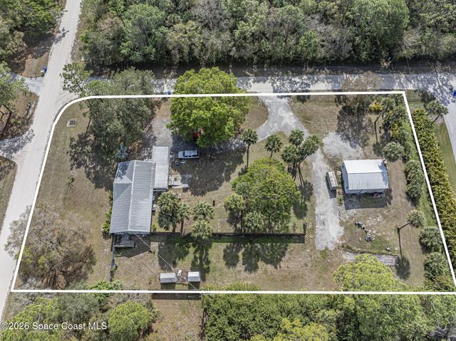 8205 93rd Avenue, Vero Beach, FL 32967
